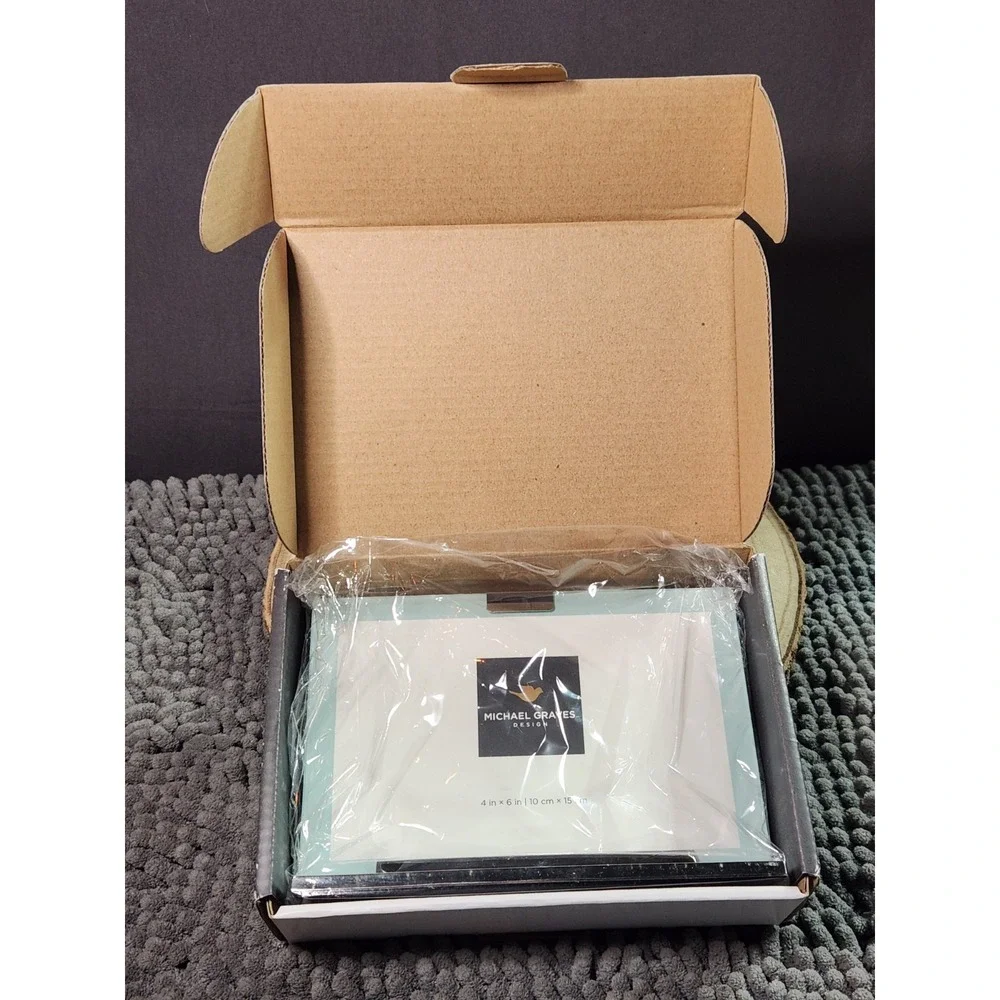 Michael Graves Design~Metal Clip Picture Frame 4x6 NEW In Box Silver‎ Glass